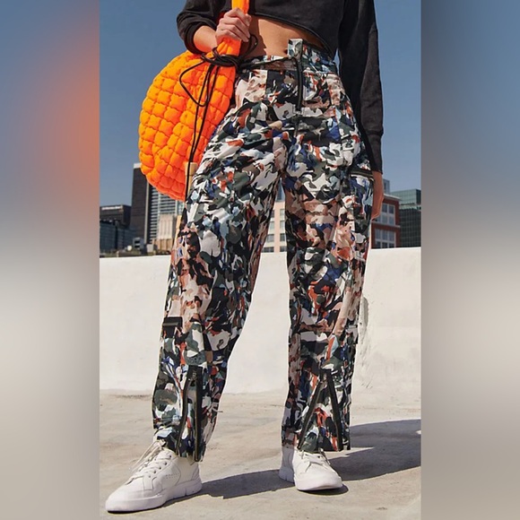 free people movement Pants - Free People Movement ‘My Boo’ barrel pants. Size small. EUC